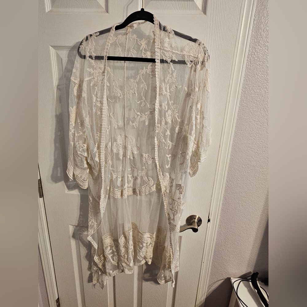 Adiva Elegant Lace Kimono - Cream